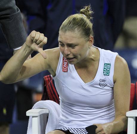 Zklaman Vra Zvonarevov prohrla ve finle US Open s Kim Clijstersovou.