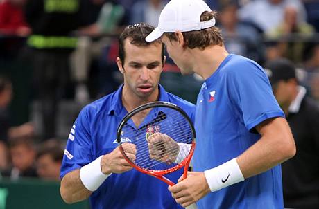 Davis Cup: Srbsko - esko (zleva: Radek tpánek, Tomá Berdych)