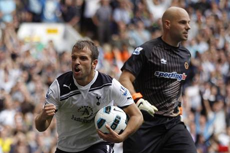 Tottenham - Wolverhampton (van der Vaart slaví gól)