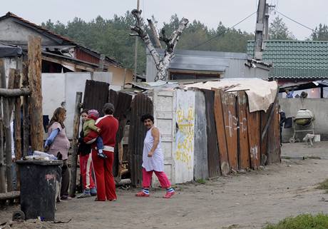 Romská osada nedaleko Bratislavy - ilustraní foto.