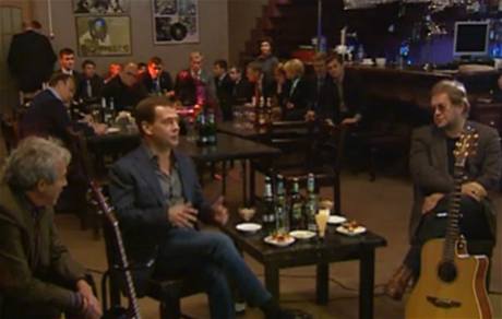 Dmitrij Medvedv na setkání s ruskými rockery.