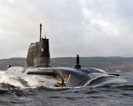 Britsk jadern ponorka HMS Astute.