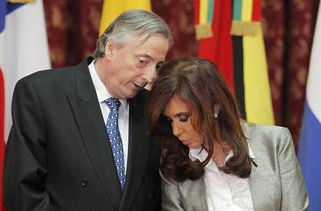 Nestor Kirchner se svou enou, argentinskou prezidentkou Cristinou Fernandez de Kirchnerovou