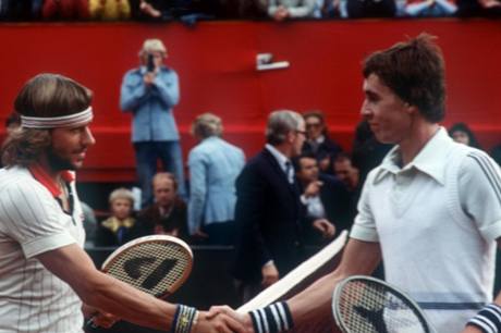 Bjorn Borg (vlevo) a Ivan Lendl v roce 1979.