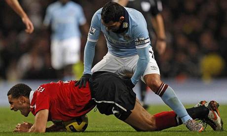 Ferdinand a Tevez.