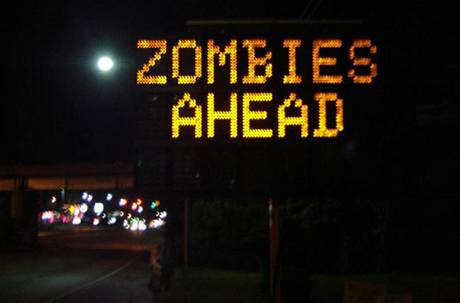 Znaka Zombies ahead pekvapila idie.