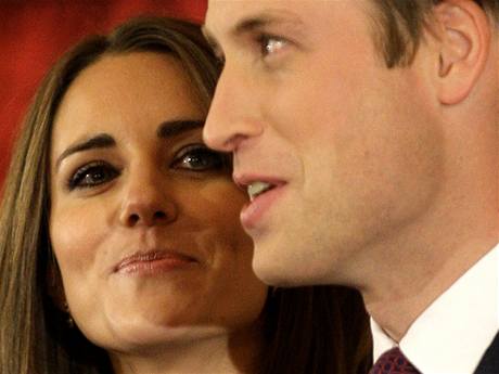 Princ William a jeho snoubenka Kate Middeltonov