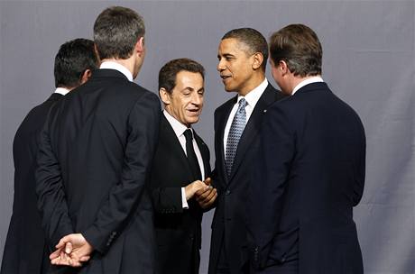Summit NATO v Lisabonu. Francouzsk prezident Nicolas Sarkozy a americk prezident Barack Obama.