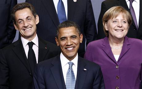 Summit NATO v Lisabonu. Na snímku z roku 2010 Angela Merkelová, Barack Obama a Nicolas Sarkozy. 