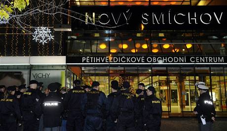 Policie v pátek evakuovala nákupní centrum v Praze