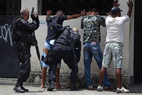 Vojenské jednotky v chudinských tvrtích Ria de Janeira