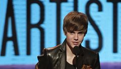 V Los Angeles se v noci na pondlí udílely  American Music Awards. tyi soky získal sedmnáctiletý idol Justin Bieber 