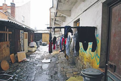 Romská ghetta v Novém Bydov nejsou, ale nkterá zákoutí je pipomínají.