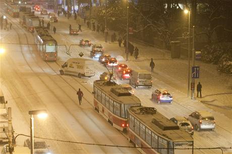 Praha se potýká se snhovou kalamitou