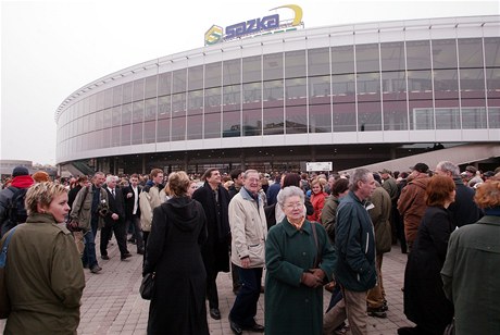 Sazka, otevení stadionu - ilustraní foto