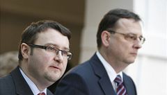Ministr ivotního prostedí Pavel Drobil (vlevo) oznámil rezignaci