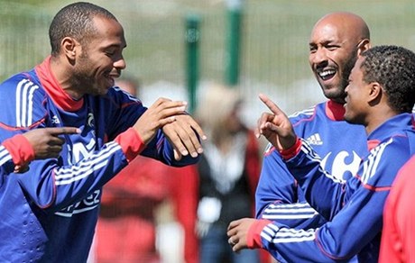 Zleva: Henry, Anelka a Evra.