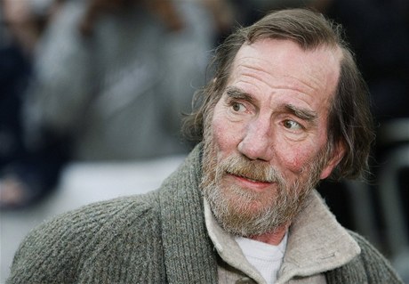 Britský herec Pete Postlethwaite