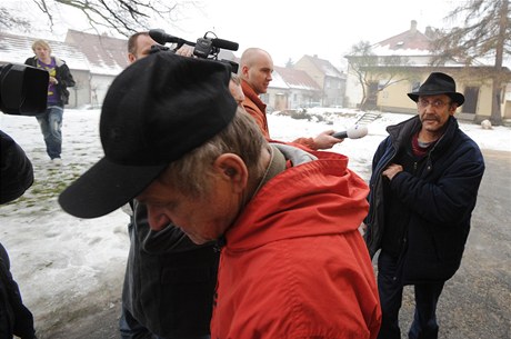 Volii prochzej mezi novini v Roudnici nad Labem na Litomicku, kde se 8. ledna v jednom volebnm okrsku opakovaly komunln volby
