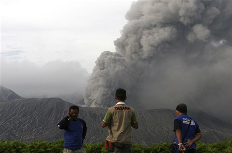 Indonéská sopka Bromo se opt probudila k ivotu