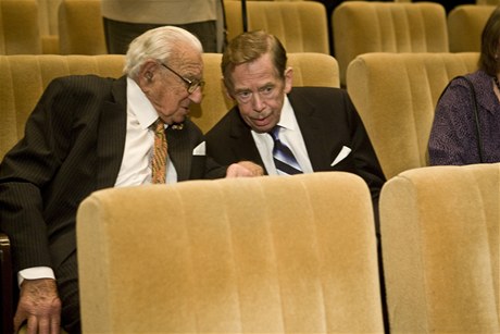 Nicholas Winton Václav Havel na premiée filmu Nickyho rodina