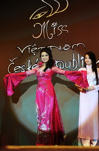 Nov Miss Vietnam R Vu Thi Thuy Duong