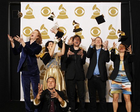 Grammy za nejlepí album roku získali kanadtí The Arcade Fire