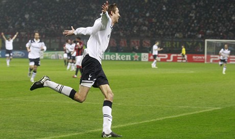 Tottenham (Crouch).