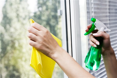 Mytí oken - ilustraní foto.
