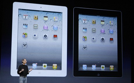 Steve Jobs pedstavuje iPad2