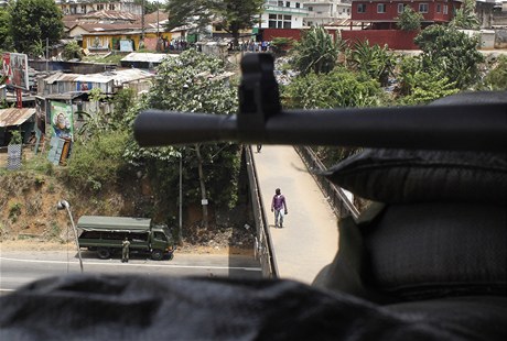Gbagbovy jednotky hlídkující v ulicích Abidanu