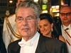 Heinz Fischer s manelkou na vídeském Plesu v opee