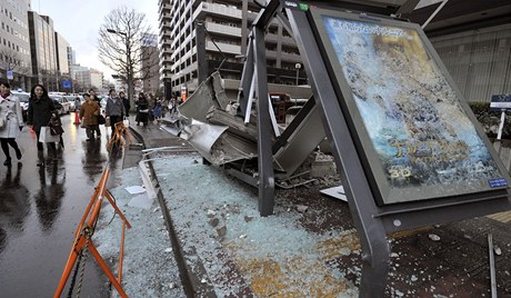 Zemtesen a tsunami v Japonsku