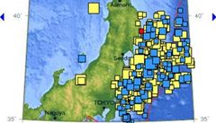 Mapa zemtesen v Japonsku za posledn tden. erven barva ukazuje otes za posledn hodinu, modr zna chvn za poslednch 24 hodin a lut za posledn tden. Velk tverce oznauj otesy o sle vt ne 6 stupu Richterovy kly.