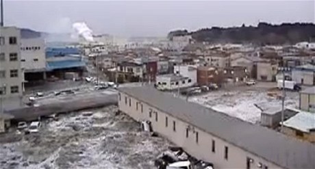 Unikátní zábry niivého tsunami v Japonsku