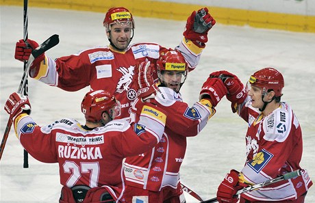 Slavia - Tinec (radost hostujících hokejist)