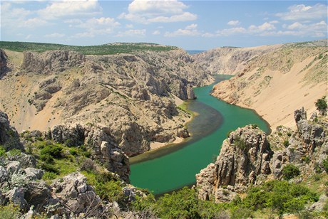 eka Zrmanja se nachází v severní Dalmácii na úpatí pohoí Velebit.