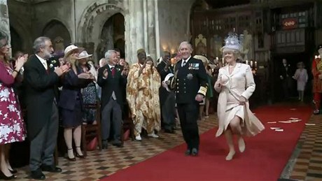 Virální video parodující britskou královskou svatbu