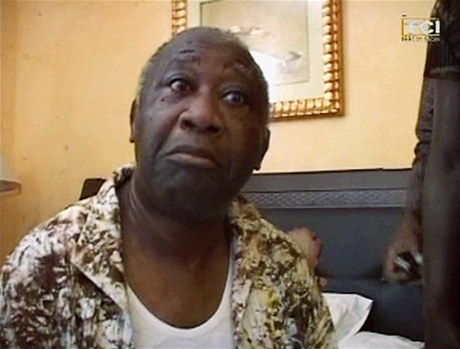 Laurent Gbagbo pi svém zatení (snímek pevzatý z TV vysílání)