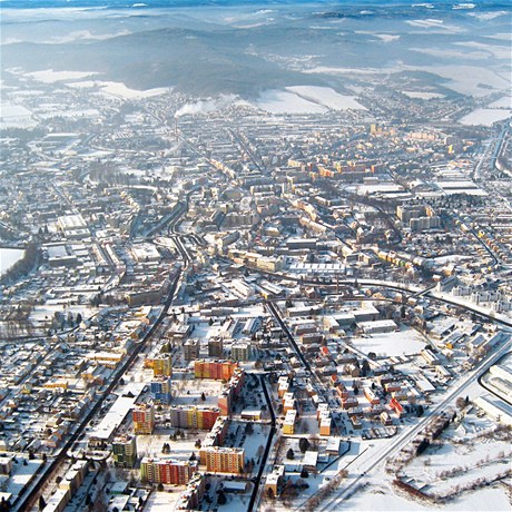 Krnov vydal tvrtletnk pln leteckch snmk, ktermi chce do regionu nalkat turisty.