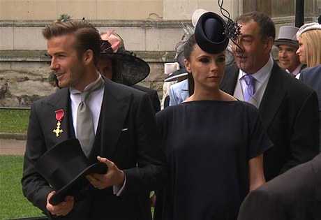 David Beckham s manelkou Victori na britsk krlovsk svatb.