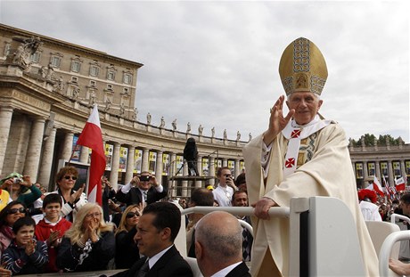 Beatifikaní mi ve Vatikán ped zraky statisíc poutník slouil pape Benedikt XVI.