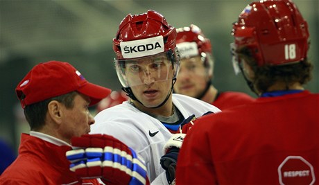 Alexandr Ovekin na tréninku ruské reprezentace na MS na Slovensku.