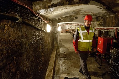 Národní divadlo a Metrostav uspoádali prohlídku rekonstrukce tunel pod ND pi zaátku jejich rekonstrukce.