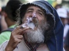 Kolumbijtí kuáci marihuany protestovali proti restrikcím i pi drení malého mnoství drogy