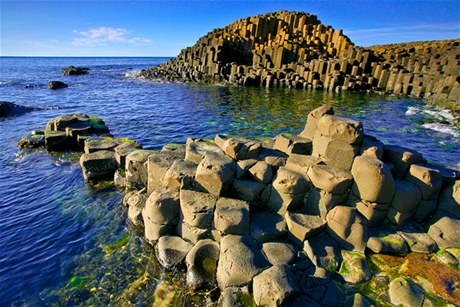ediové útesy v Severním Irsku