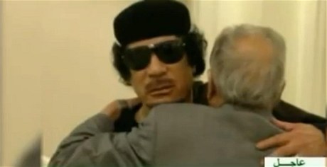 Libyjská televize ukázala údajn erstvé zábry Kaddáfího. 