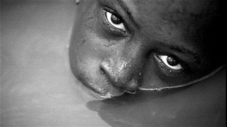 Ami Vitaleov bodovala i se sri fotografi 'Guinea Bissau: village life'. 