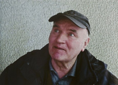 Ratko Mladi po svém zadrení. Snímek z 27. kvtna 2011