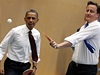 Barack Obama si s Davidem Cameronem zahrál stolní tenis